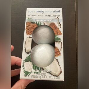 4/$25 Love Beauty & Planet Coconut Water & mimosa flower Bath Bombs. 2 pack.NWT